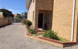 4 Bedroom Townhouse in Nahoon