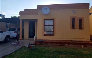 2 Bedroom House in Mabopane