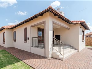 3 Bed House in Monavoni