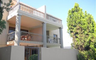 2 Bedroom Apartment in Benmore Gardens