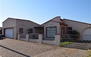 3 Bedroom House in Malabar