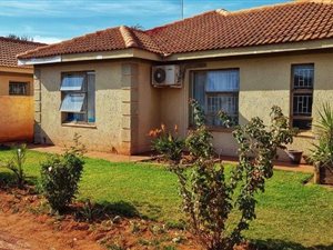 4 Bed House in Kathu