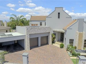 4 Bedroom House in Graanendal