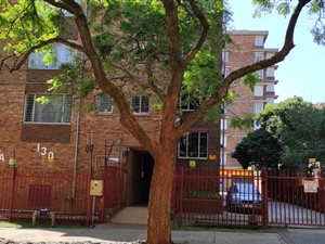 0.5 Bed Flat in Sunnyside