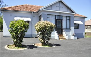 3 Bedroom House in Montclair