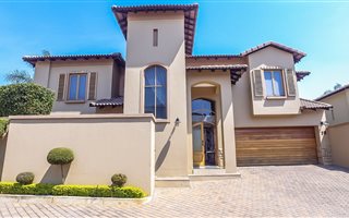 3 Bedroom Cluster in Bedfordview