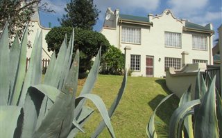 2 Bedroom Apartment in Helderkruin