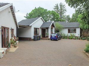 5 Bed House in Valhalla