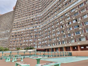2.5 Bed Apartment in Amanzimtoti