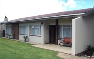 3 Bedroom House in New Bethal East