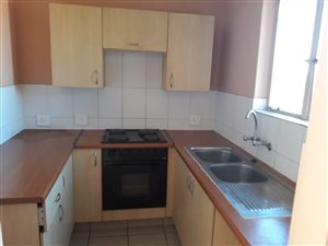 1 Bed House in Silver Lakes Golf Estate