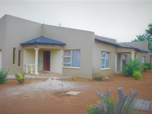 4 Bed House in Meyerton Park