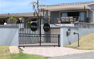 4 Bedroom House in Gonubie