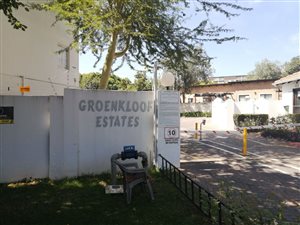 2 Bed Apartment in Groenkloof