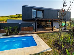4 Bed House in Sheffield Beach