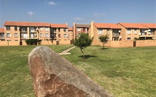 2 Bedroom Simplex in Eco Park