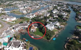 5 Bedroom House in St Francis Bay Canals