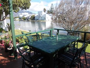 2 Bedroom House in Marina Da Gama