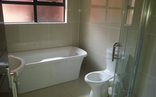 3 Bedroom Apartment in Ravenswood