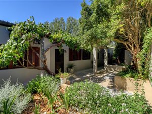 4 Bed House in Greyton
