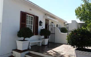 2 Bedroom House in Wynberg