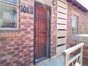 2 Bed Apartment in Karen Park