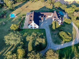 1 ha Farm in Beaulieu