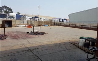 1950 m² Industrial space in Sebenza