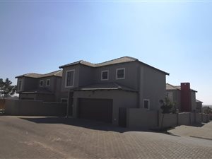3 Bed House in Thatchfield