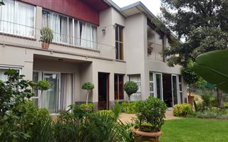 2 Bedroom Garden Cottage in Groenkloof