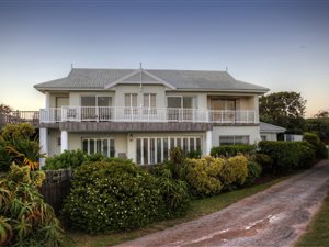 3 Bedroom House in Schoenmakerskop