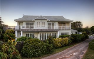 3 Bedroom House in Schoenmakerskop