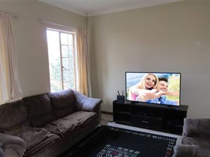 2 Bedroom Townhouse in Mooikloof Ridge