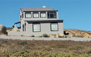 2 Bedroom House in St Helena Bay
