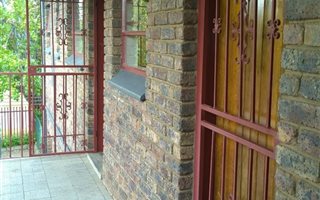 2 Bedroom Flat in Bronkhorstspruit