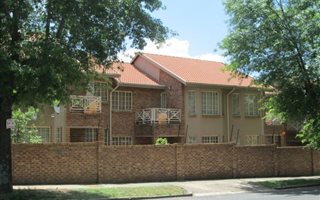 2 Bedroom Flat in Regents Park