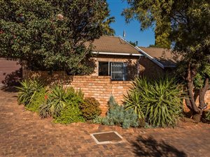 2 Bed Townhouse in Strubens Valley
