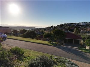 912 m² Land available in Hartenbos Heuwels