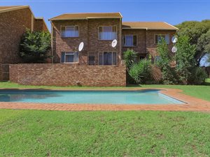 2 Bedroom Townhouse in Pierre van Ryneveld