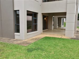 2 Bed Apartment in Palm Lakes Estate