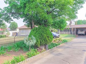 4 Bedroom House in Aston Manor