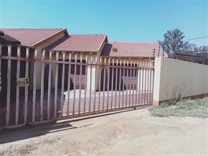 3 Bed House in Swartruggens