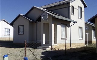 4 Bedroom House in Kya Sands