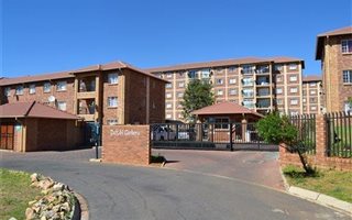 2 Bedroom Apartment in Karen Park