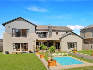 4 Bed House in Waterfall Country Estate