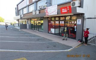 900 m² Commercial space in Bluff