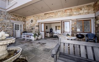 2 Bedroom Apartment in Kalk Bay