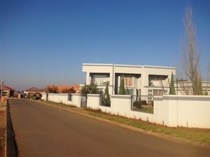 5 Bed House in Baillie Park