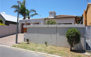 3 Bedroom House in Parklands