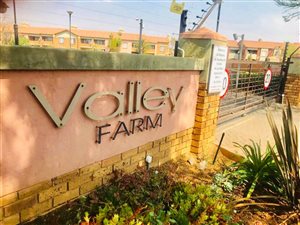 2 Bed Apartment in Mooikloof Ridge
